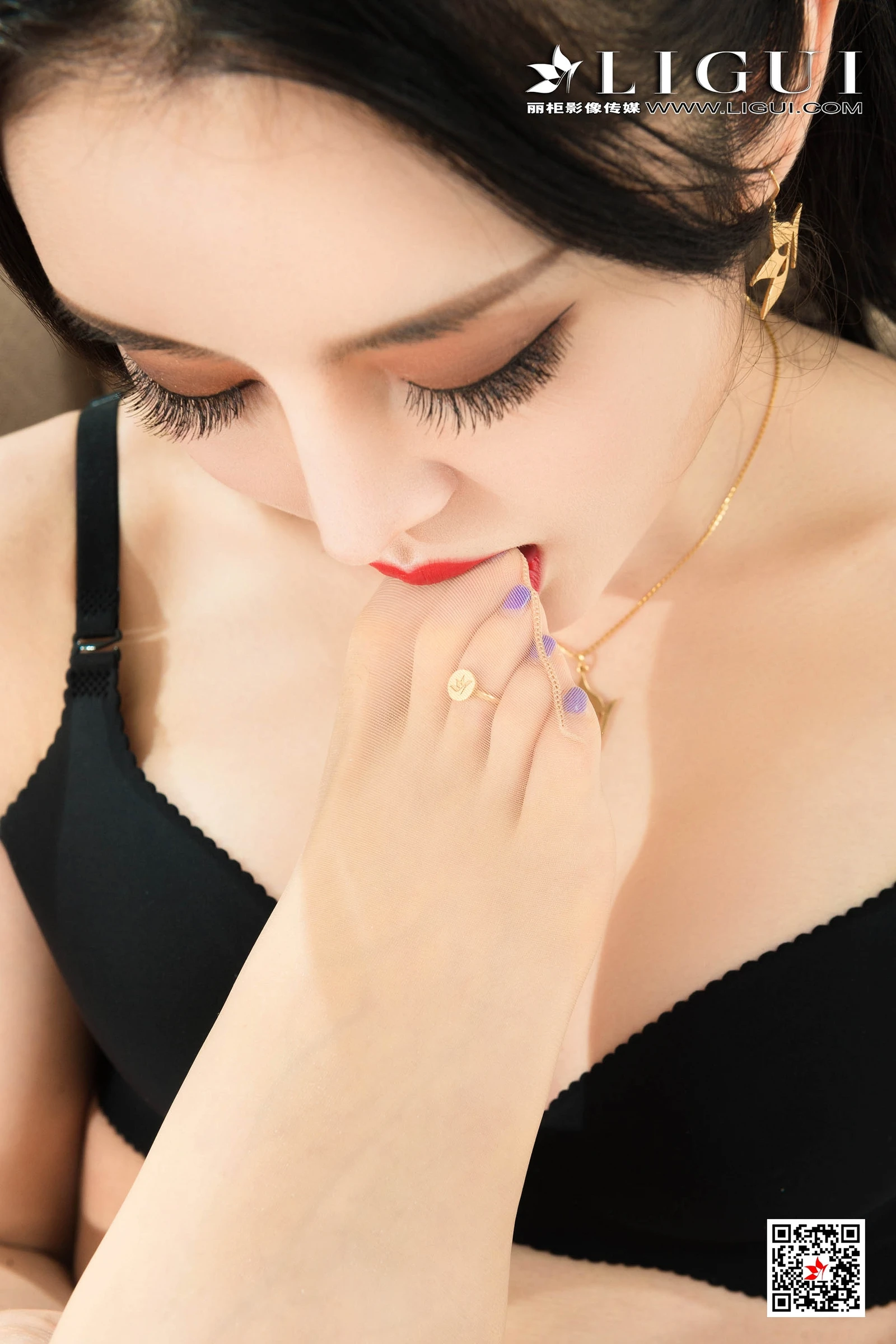 [Ligui丽柜]-2020.10.09-双生花---魅丝娇凝脂-甜甜&凉儿-[99P203MB]-7.webp